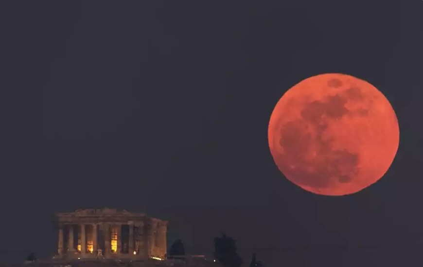 Πλησιάζει η πρώτη ολική έκλειψη Σελήνης από το 2022 – Πότε θα γίνει και πού θα είναι ορατή