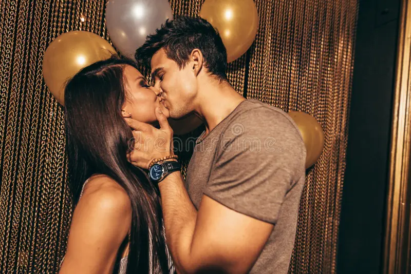 Τα καλύτερα kissing tips για να τον τρελάνεις