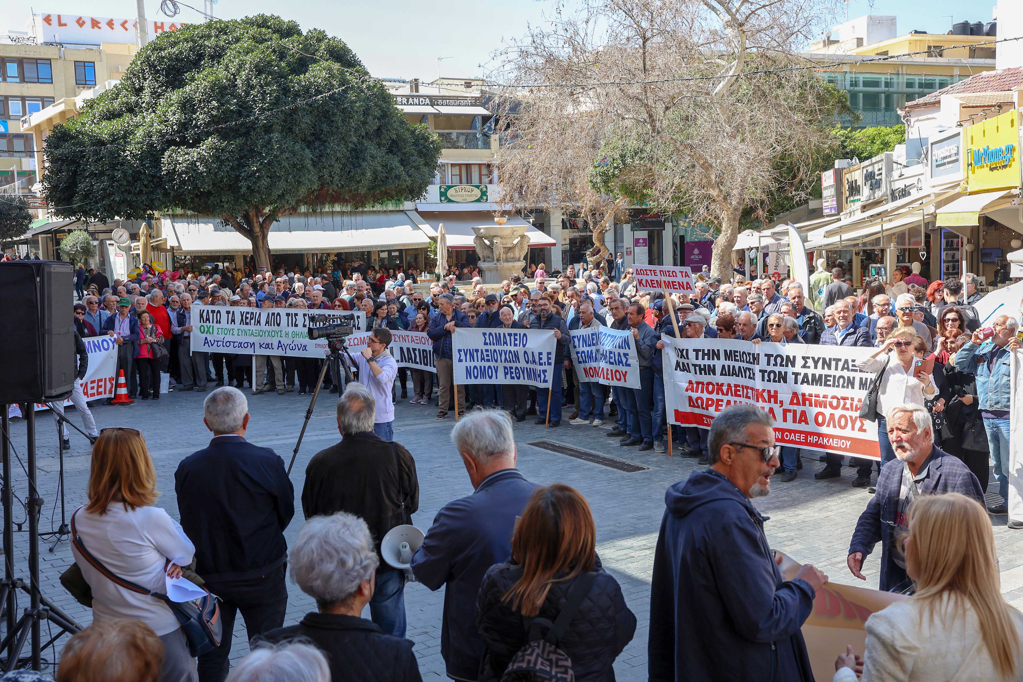 Εκμηδενίζεται η «προσωπική διαφορά» για 100.000 συνταξιούχους και θα μειωθεί για άλλους 450.000