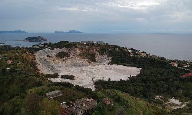 Παγκόσμιος συναγερμός: Ξύπνησε ένα από τα μεγαλύτερα ηφαίστεια -«Θα βυθίσει τον πλανήτη στο χάος»