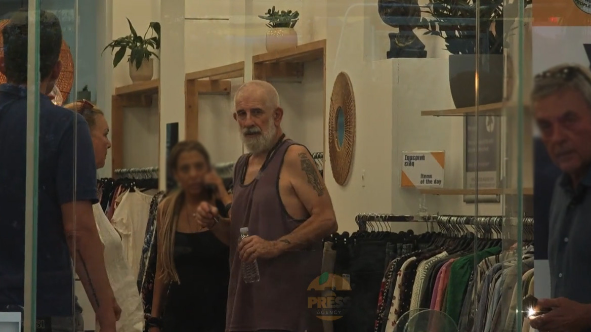 Πέτρος Φιλιππίδης: Σε κατάσταση σοκ ο ηθοποιός μετά τη φωτιά στο σπίτι του