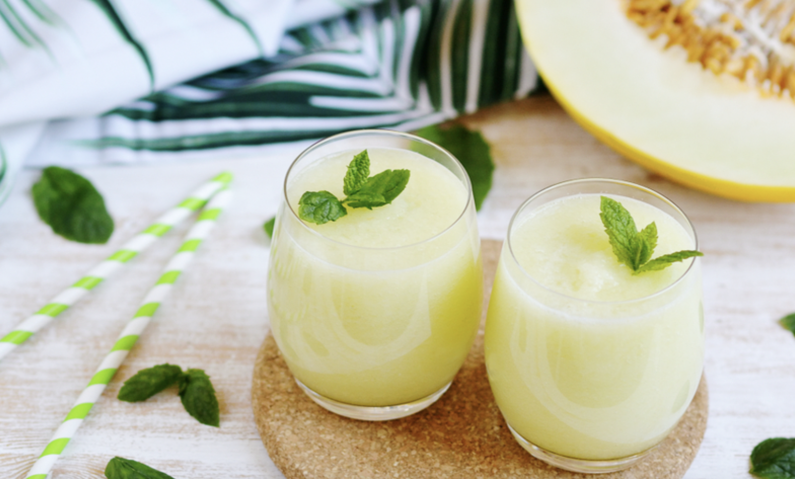 Το γλυκό της ημέρας: Smoothie πεπόνι με μαστίχα και δυόσμο