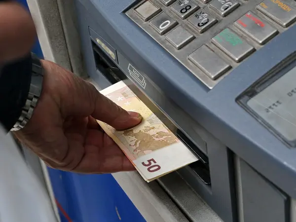 Τραπεζικές συναλλαγές: Τι αλλάζει από Σεπτέμβριο για τους Ευρωπαίους πολίτες