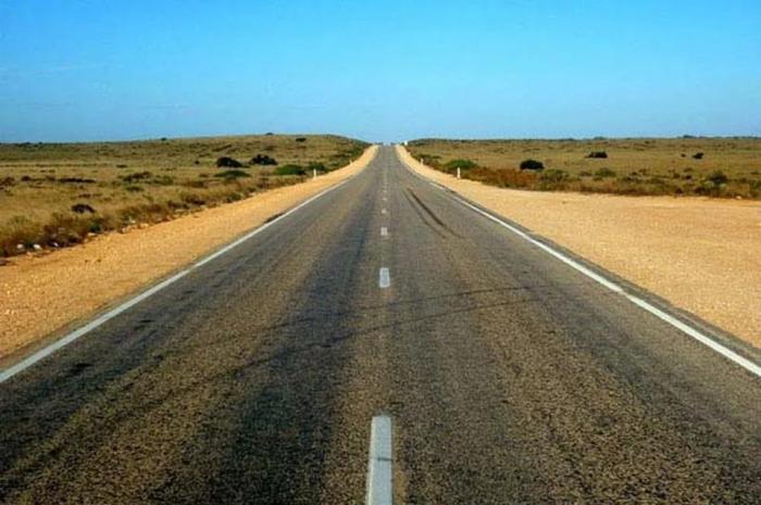 Η τεχνητή νοημοσύνη ρυθμίζει τα όρια ταχύτητας – Καταργούνται τα 130 χλμ./ώρα στην Εθνική Οδό