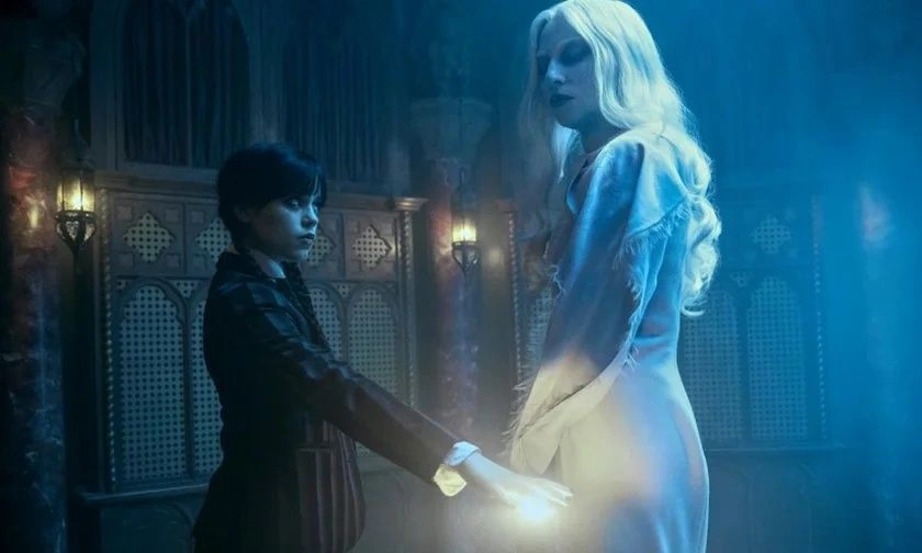 Η Lady Gaga εισβάλλει στη Wednesday