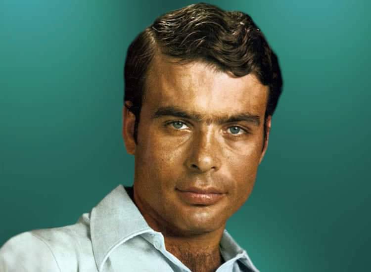 Γιάννης Πουλόπουλος: Πωλείται έναντι 2,5 εκατ. ευρώ το ξενοδοχείο του τραγουδιστή