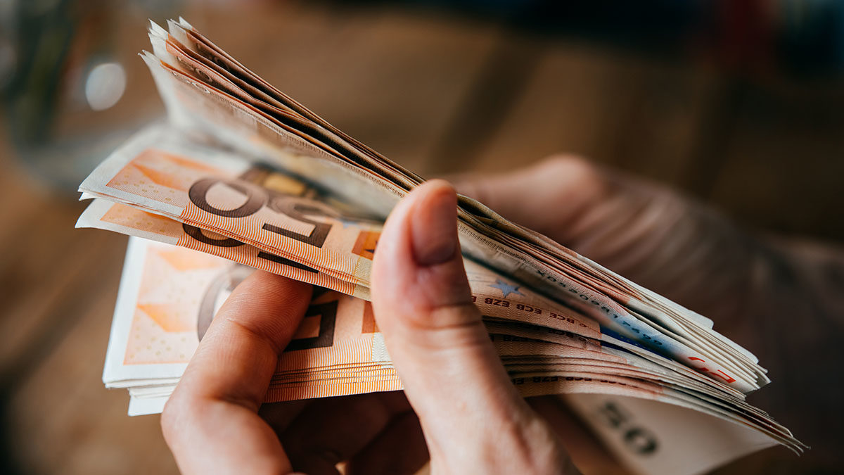 Καταθέσεις: Ποια ποσά ξεφεύγουν από την Εφορία Καταθέσεις: Ποια ποσά ξεφεύγουν από την Εφορία