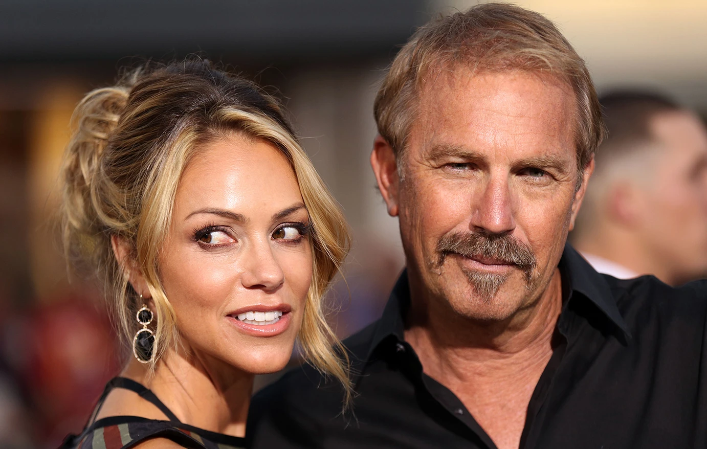 Η πρώην σύζυγος του Κέβιν Κόστνερ παντρεύτηκε έναν φίλο του Η πρώην σύζυγος του Κέβιν Κόστνερ παντρεύτηκε έναν φίλο του