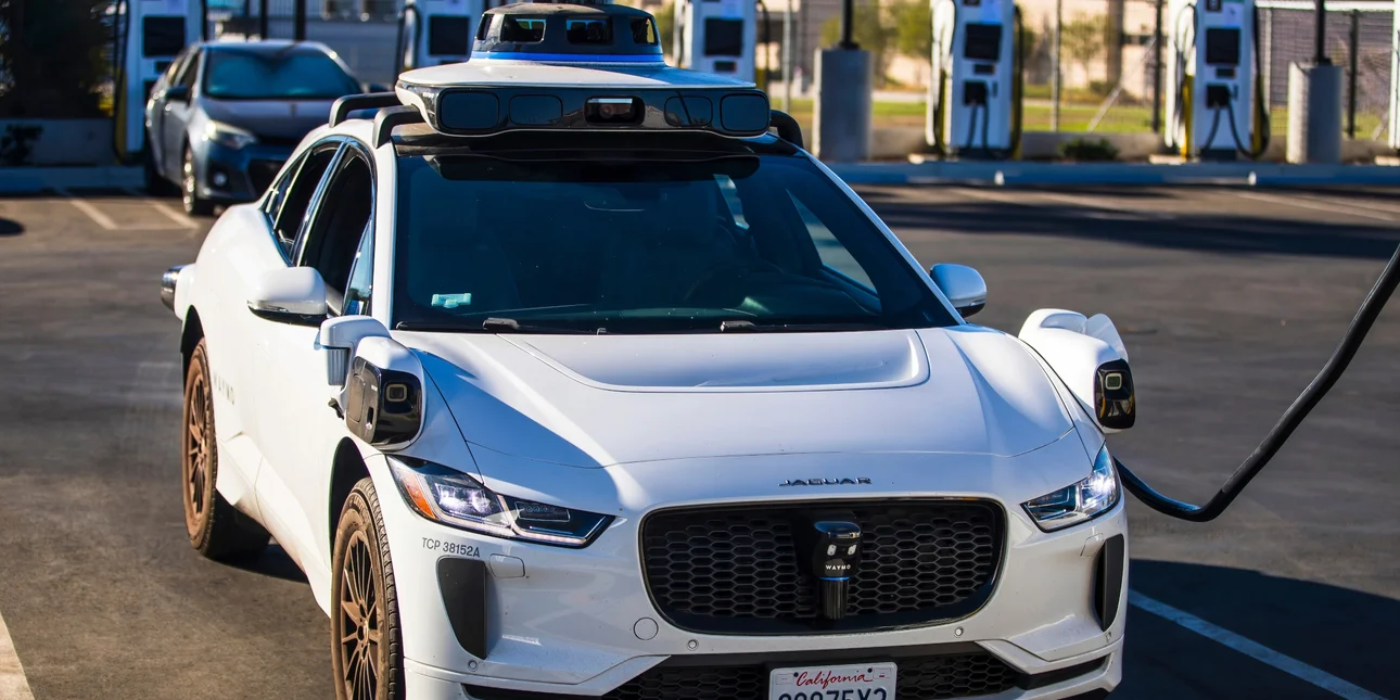 Τα ρομποτικά ταξί της Waymo βγαίνουν στους αυτοκινητόδρομους των ΗΠΑ