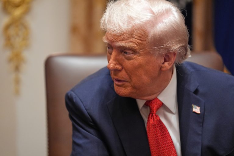 Ο Τραμπ επιτίθεται στους New York Times για το δημοσίευμα που τον δείχνει κουρασμένο