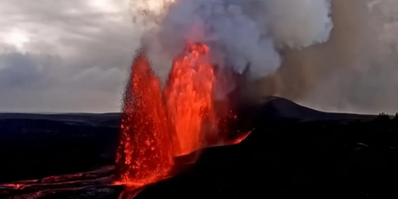 Χαβάη: Θεαματική έκρηξη του ηφαιστείου Κιλαουέα με πίδακες λάβας άνω των 300 μέτρων (βίντεο)