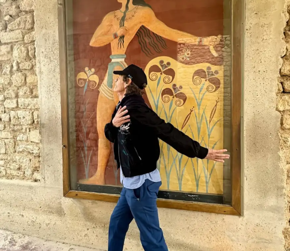 Ο Μικ Τζάγκερ ανέβασε φωτογραφίες από την Κνωσό