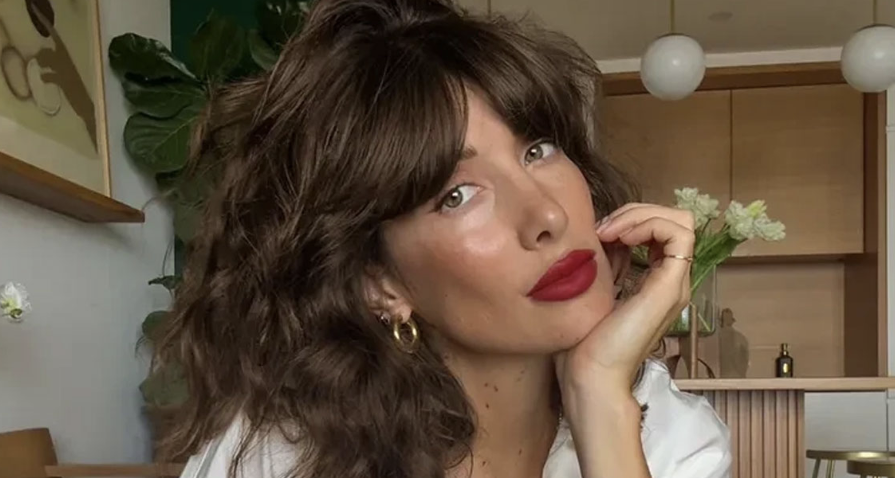 Το πιο ωραίο tip για να διατηρείς το κραγιόν σου σταθερό χωρίς να μουτζουρώνει