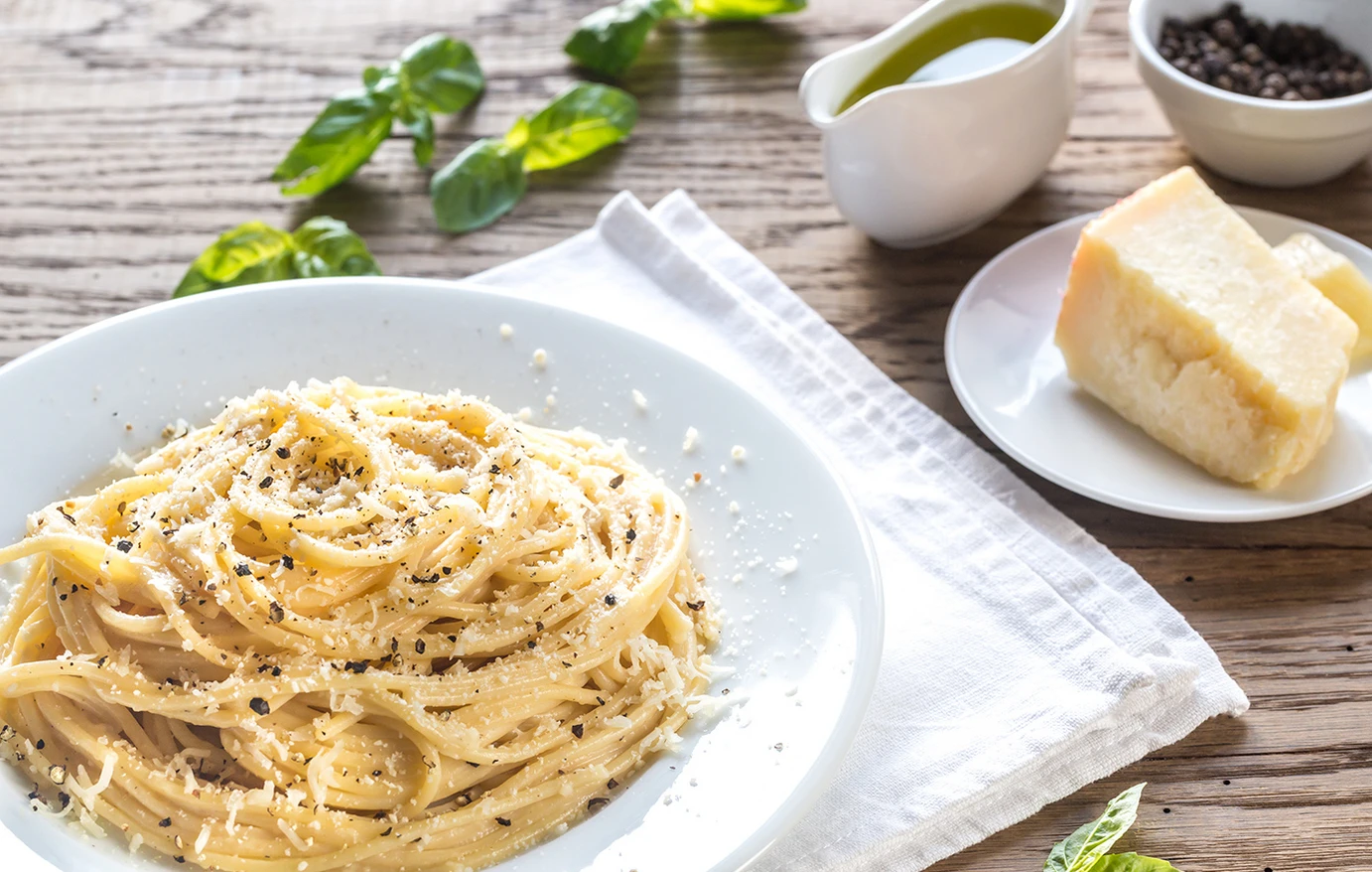 Τι θα φάμε σήμερα; Σπαγγέτι με τυρί και πιπέρι
