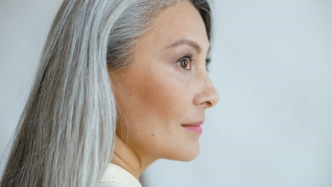 Γκρίζα μαλλιά: Το σώμα προσπαθεί να αποφύγει έναν θανατηφόρο καρκίνο;