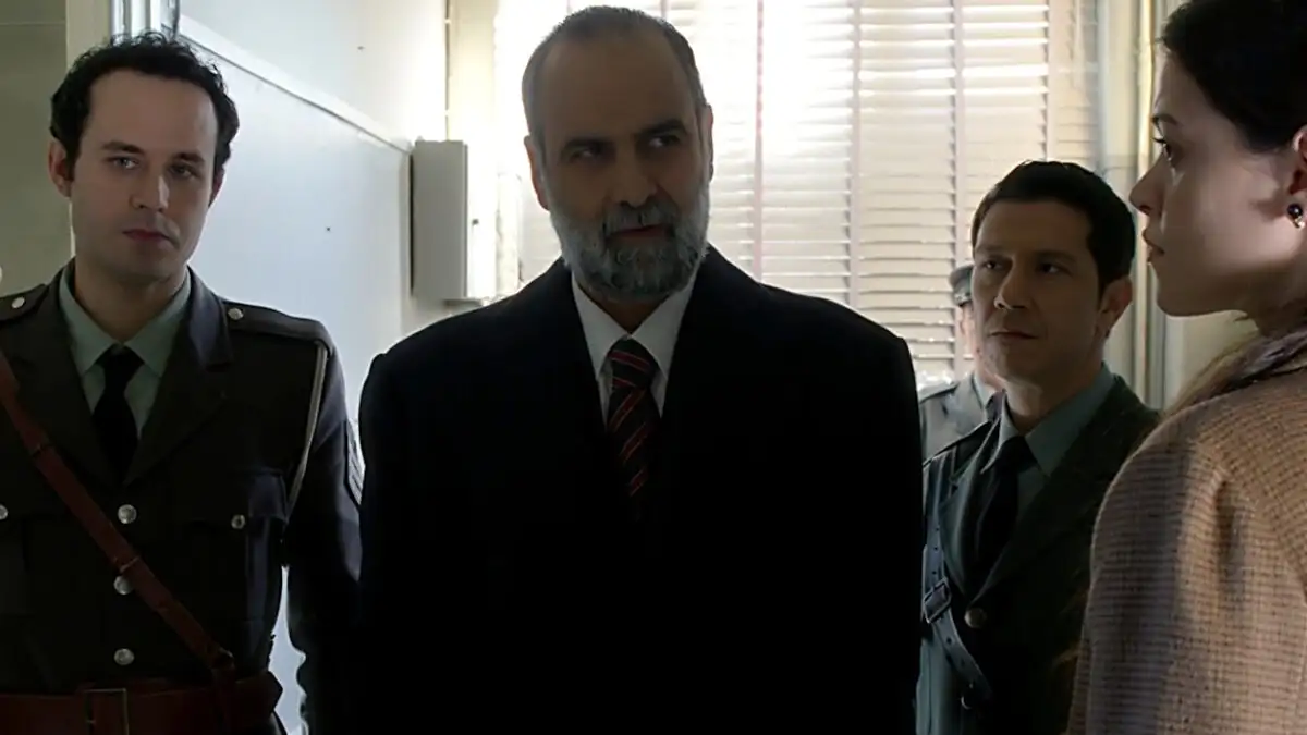 Άγιος Έρωτας: Η δίκη του Παύλου πλησιάζει και η Θάλεια τον επισκέπτεται στη φυλακή