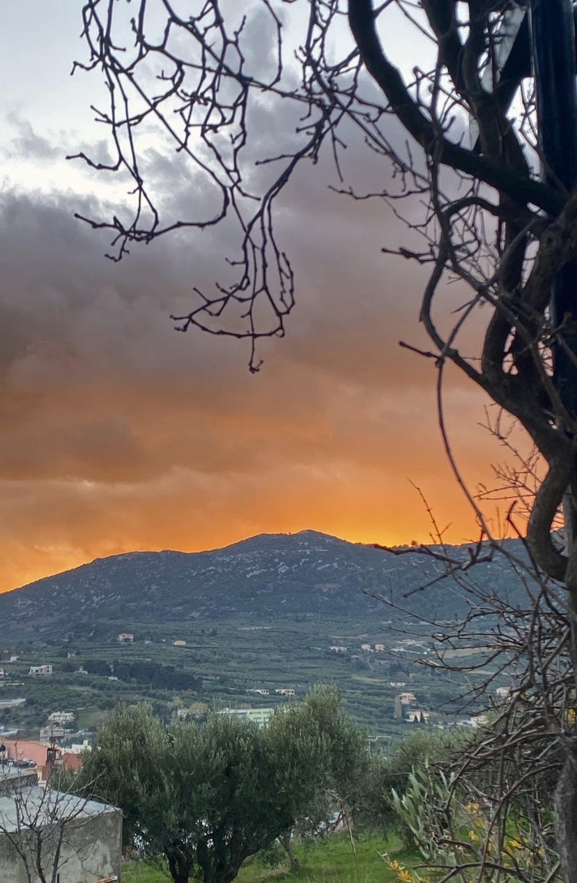 Ο ουρανός βάφτηκε χρυσός (φωτο)