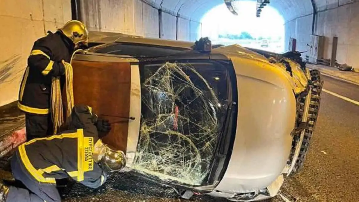 Πηγή Δεβετζή: Τούμπαρε το ΙΧ μέσα σε τούνελ Πηγή Δεβετζή: Τούμπαρε το ΙΧ μέσα σε τούνελ