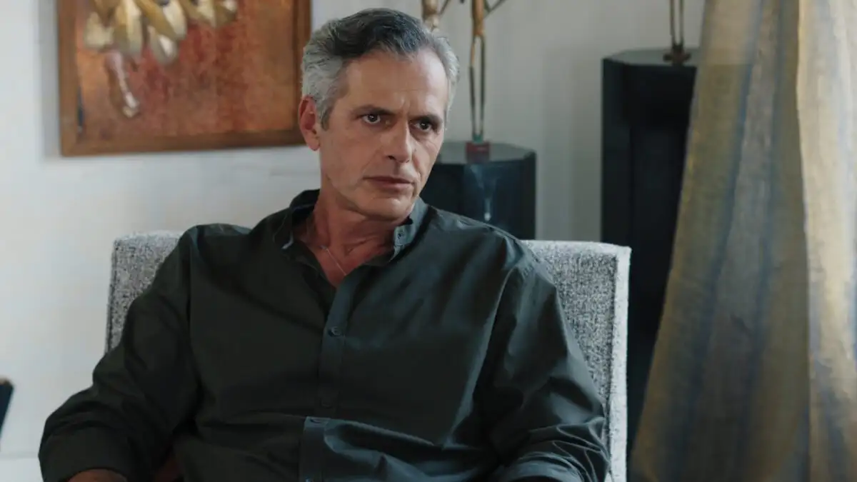 Γη της Ελιάς: Ο Αντώνης αναθέτει στην Αμαλία να βάλει ανθρώπους να κλέψουν τη βαλίτσα της Χριστιάνας