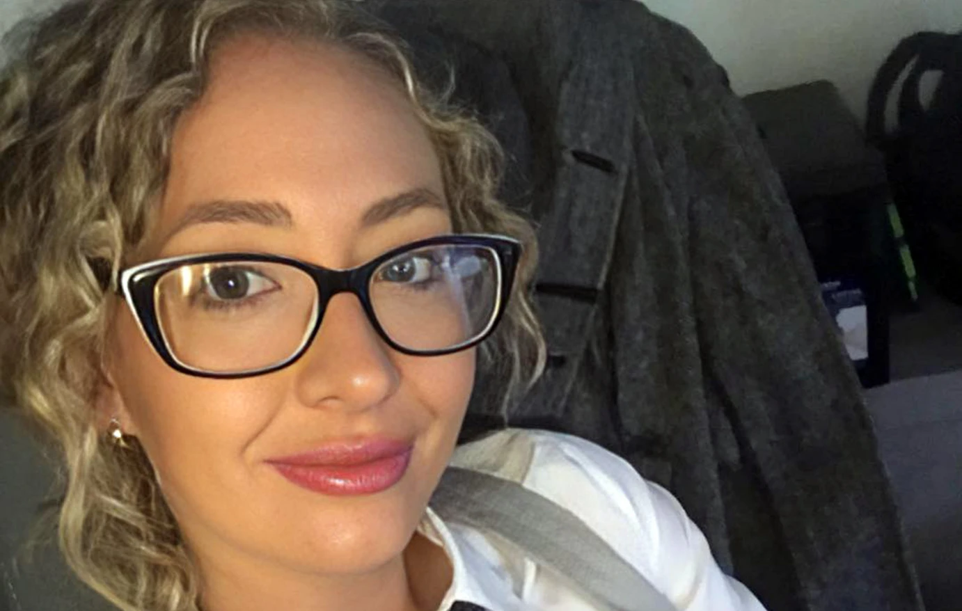 Καθηγήτρια ομολόγησε την ενοχή της για σεξουαλική επαφή με 15χρονο μαθητή της