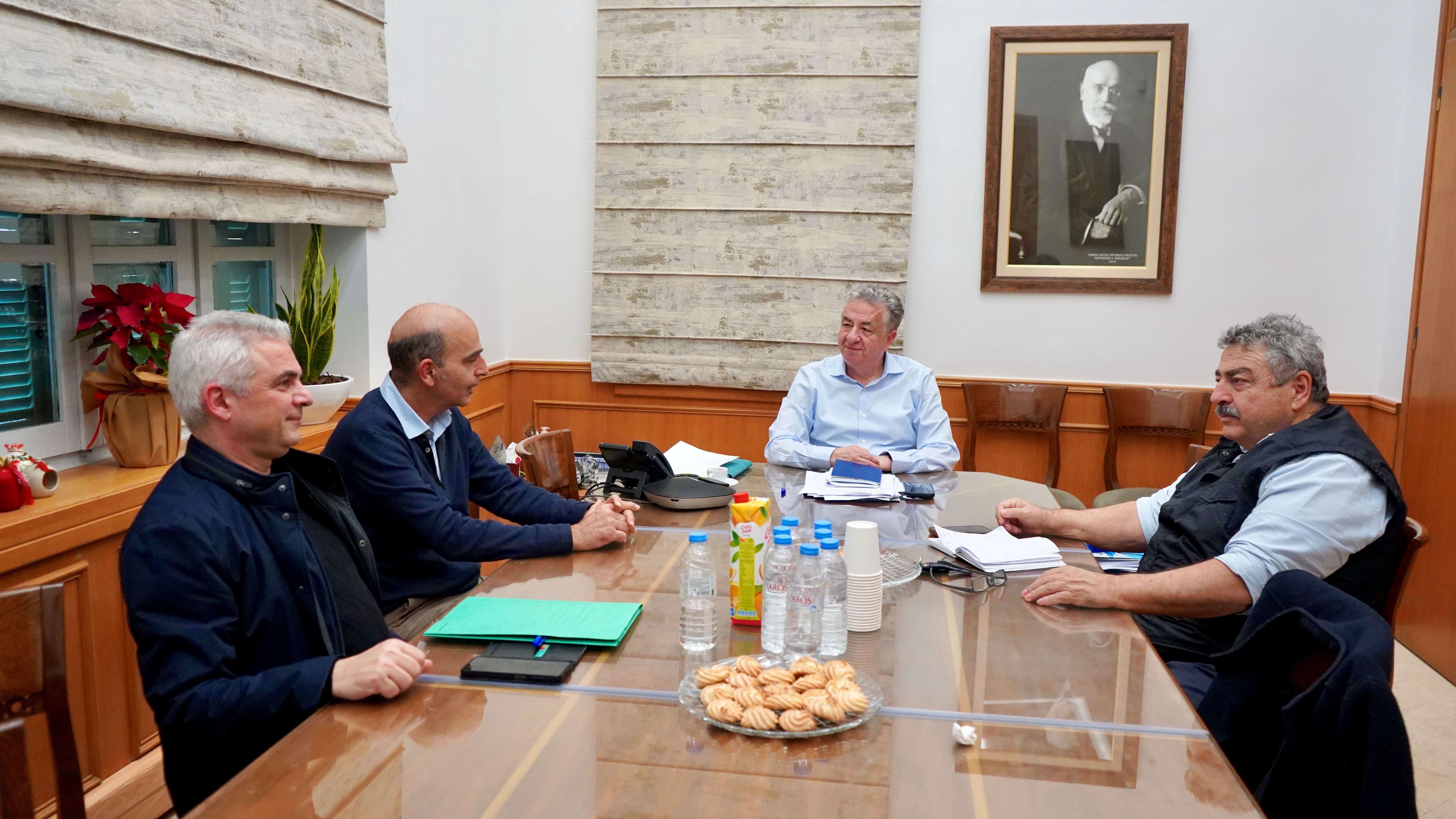 Περιφέρεια Κρήτης: Εξέτασαν την πορεία των έργων στον Δήμο Καντάνου – Σελίνου