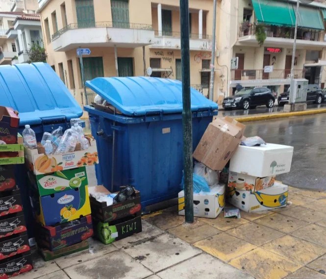 Ζει 7 χρόνια από τα σκουπίδια των σούπερ μάρκετ: Η φοιτήτρια που εκθέτει τη σπατάλη τροφίμων