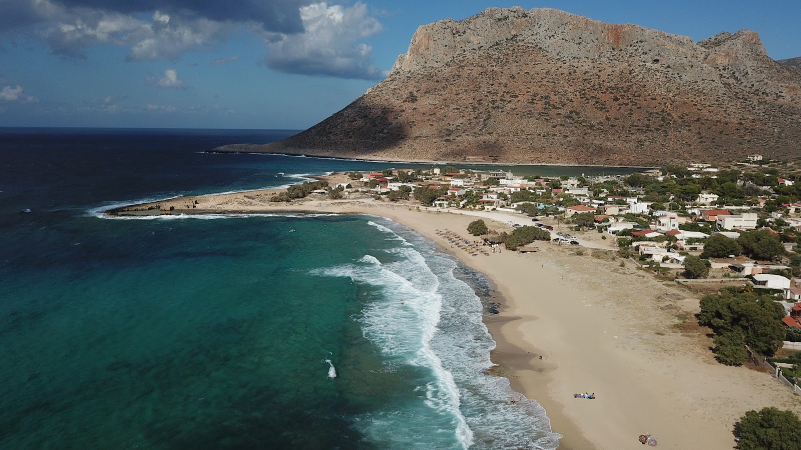 Παχιά Άμμος: Δίπλα στην θάλασσα το αντλιοστάσιο λυμάτων – Απειλείται το οικοσύστημα (βίντεο)