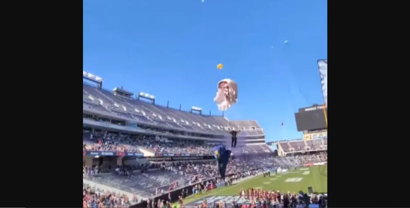 Απίστευτο βίντεο: Αλεξιπτωτιστής πιάστηκε σε δίχτυ