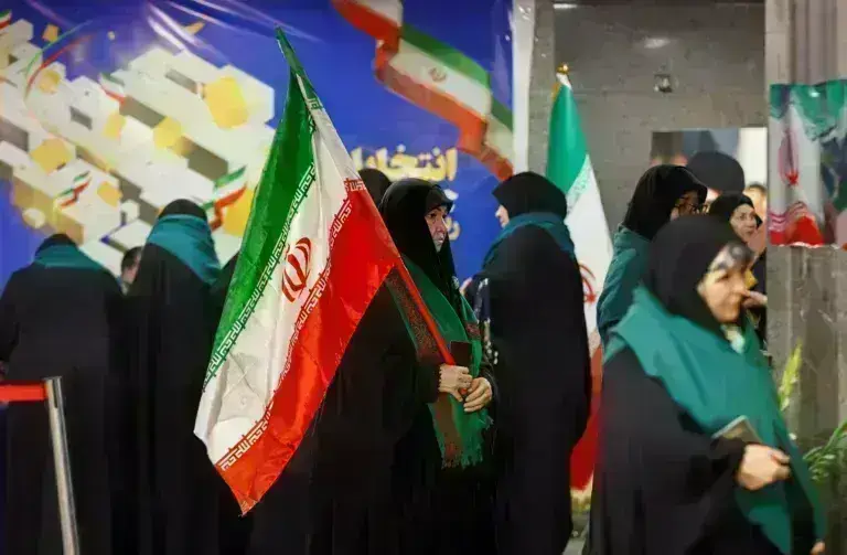 Χάος στο Ιράν: Ο λαός στους δρόμους με την οικονομία να καταρρέει και το 2026 να προδιαγράφεται δυσοίωνο Χάος στο Ιράν: Ο λαός στους δρόμους με την οικονομία να καταρρέει και το 2026 να προδιαγράφεται δυσοίωνο