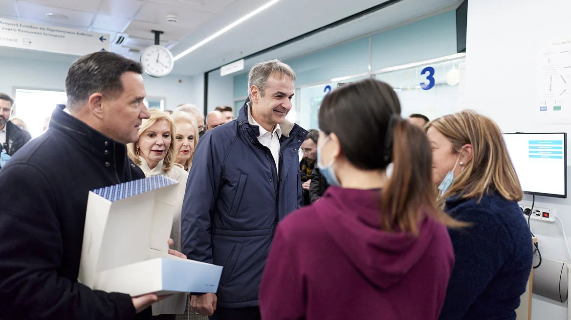 Επίσκεψη Μητσοτάκη στο νοσοκομείο Γεννηματάς: Ενημερώθηκε για τα επείγοντα και τα έργα αναβάθμισης Επίσκεψη Μητσοτάκη στο νοσοκομείο Γεννηματάς: Ενημερώθηκε για τα επείγοντα και τα έργα αναβάθμισης