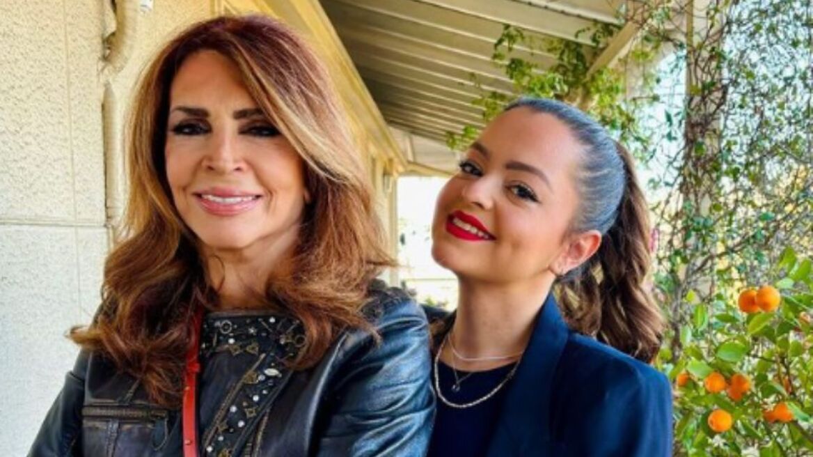 Μιμή Ντενίση: “Μετάνιωσα που δεν απέκτησα άλλα παιδιά”