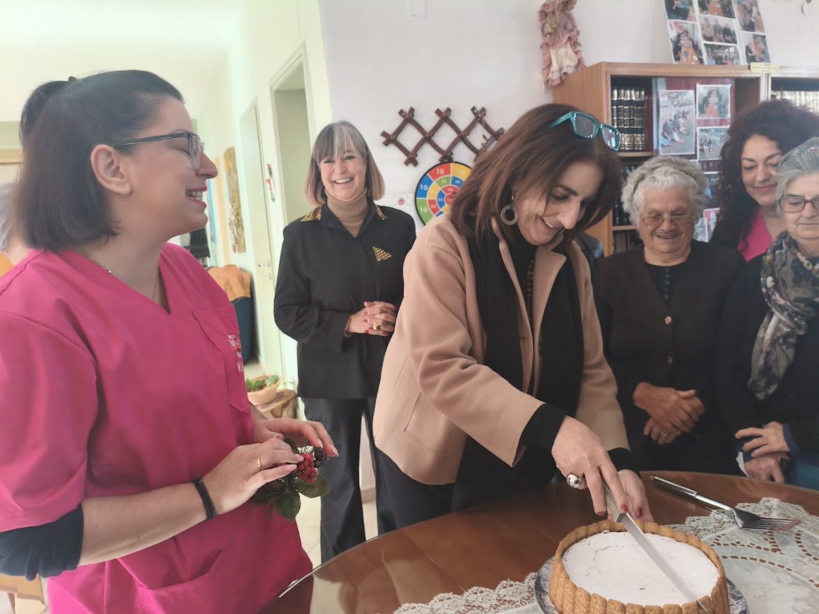 Με τραγούδι και μαντινάδες, η κοπή της Πρωτοχρονιάτικης Πίτας στο ΚΗΦΗ Δήμου Μινώα Πεδιάδας (φωτο)