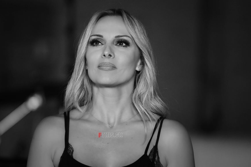 Πέγκυ Ζήνα: Τραγούδησε το «Ματώνω» αλά Αμαλία από το «Παρά Πέντε» και έγινε Viral!