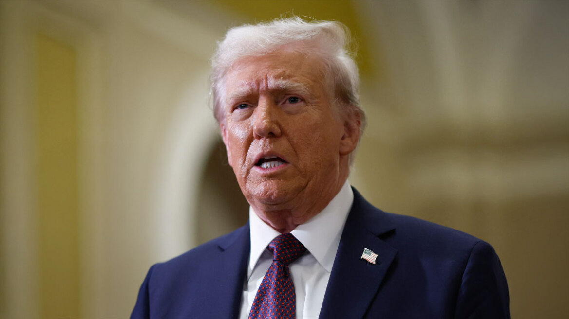 Τραμπ: Η Ευρώπη πρέπει να επικεντρωθεί στην Ουκρανία και όχι στη Γροιλανδία