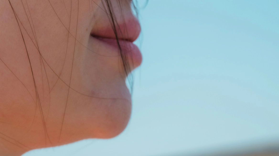 Το ήξερες ότι οι άνθρωποι είναι τα μόνα πρωτεύοντα θηλαστικά με πηγούνι;