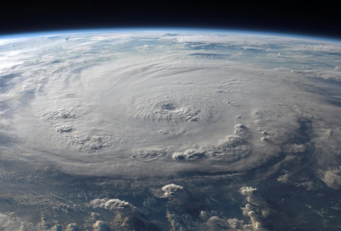 «Αόρατη χημική βροχή» σαρώνει τον πλανήτη – Το κρυφό τίμημα για τη σωτηρία του όζοντος