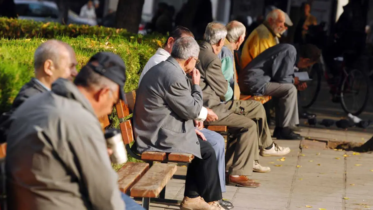 Ποια σενάρια εξετάζει η κυβέρνηση για την ενίσχυση των συνταξιούχων