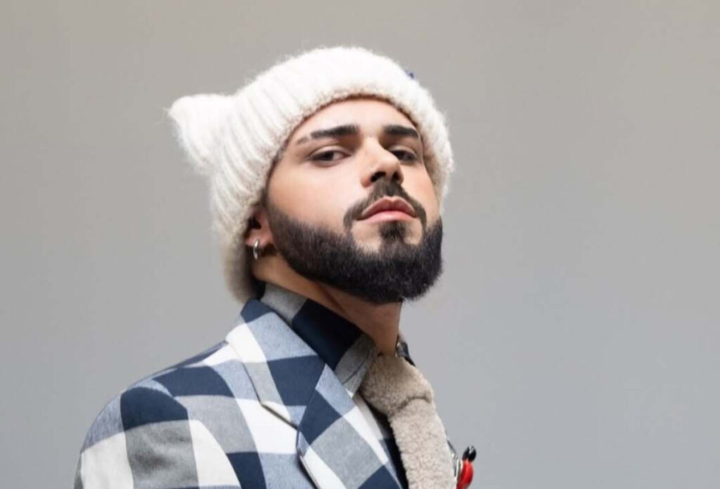 Ο Akylas ερμήνευσε μία πιο συναισθηματική εκδοχή του «Ferto» και έγινε και πάλι viral