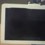 Τρομερές σκηνές στη Γερμανία: Οπαδοί «μπούκαραν» στο γήπεδο για να αποσυνδέσουν το VAR