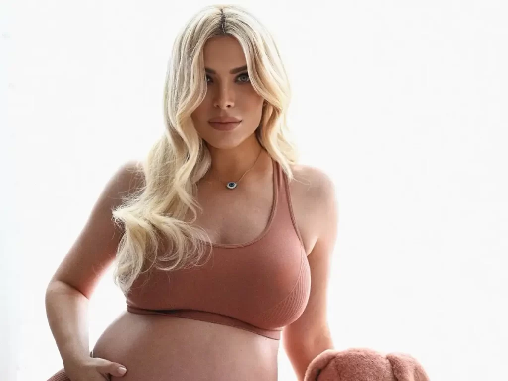 Καινούργιου: Οι φωτογραφίες με φουσκωμένη κοιλιά λίγες βδομάδες πριν γεννήσει Καινούργιου: Οι φωτογραφίες με φουσκωμένη κοιλιά λίγες βδομάδες πριν γεννήσει