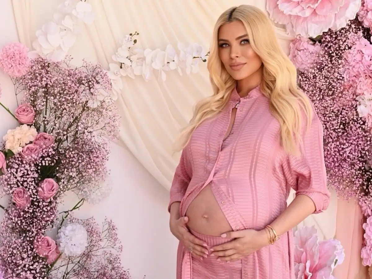 Καινούργιου: Το φωτογραφικό άλμπουμ από το baby shower με τους φίλους της