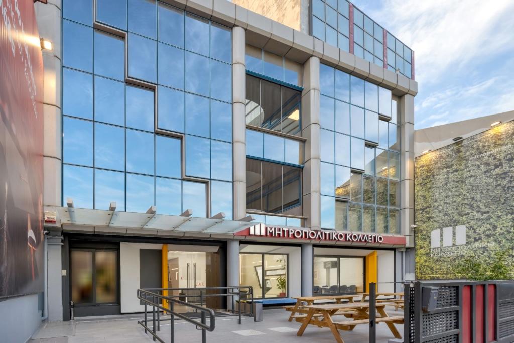 Μητροπολιτικό Κολλέγιο στην Κρήτη – Αποφοίτηση 2026