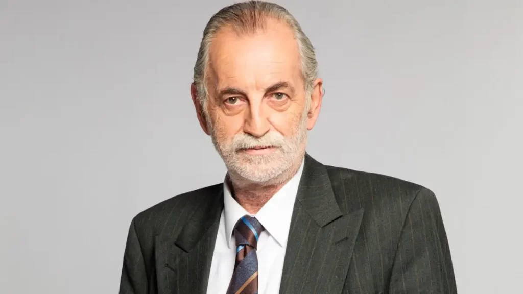 Porto Leone: Ο Μανώλης αποκαλύπτει πιο τις σκοτεινές πτυχές του Χρόνη