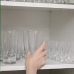 Ο σωστός – ανάποδος τρόπος για την αποθήκευση ποτηριών σε ράφια και ντουλάπια