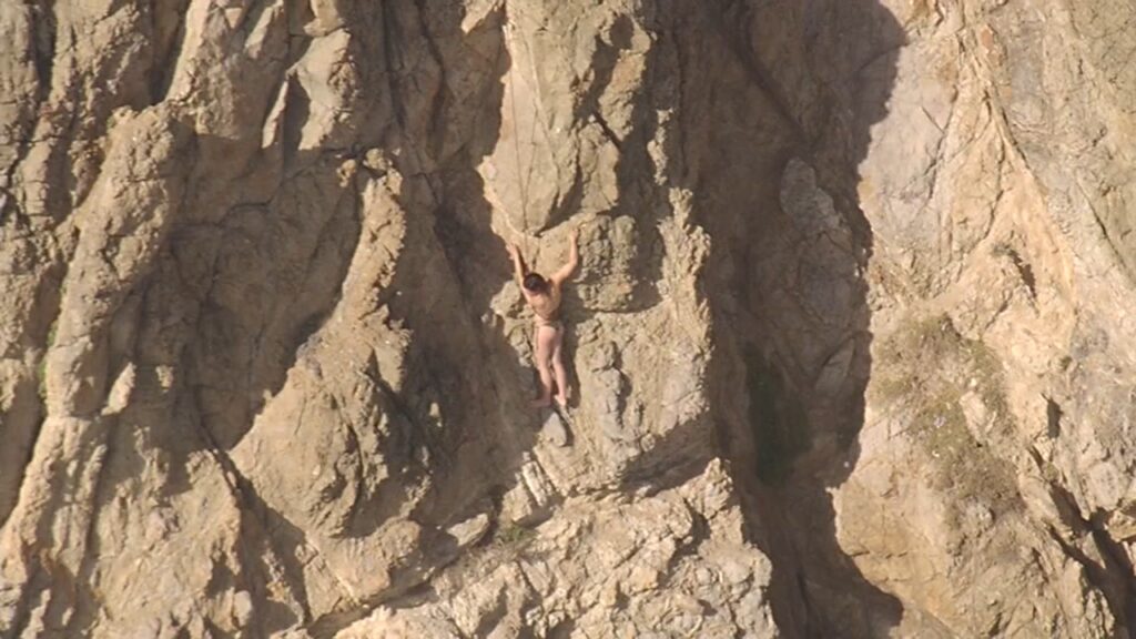 Σαν Φρανσίσκο: Πυροσβέστες διέσωσαν γυναίκα που είχε πέσει από γκρεμό (βίντεο) Σαν Φρανσίσκο: Πυροσβέστες διέσωσαν γυναίκα που είχε πέσει από γκρεμό (βίντεο)