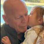 Η Ντέμι Μουρ φωτογραφίζει τον Μπρους Γουίλις με την εγγονή του