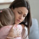 Πώς να αποβάλλεις το στρες της ημέρας όταν θα κοιμηθούν τα παιδιά