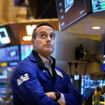 Wall Street: Στάση αναμονής και μικρές μεταβολές υπό τη σκιά του Μεσανατολικού