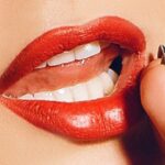 Πώς να αποκτήσεις ζουμερά χείλη χωρίς ενέσιμα!