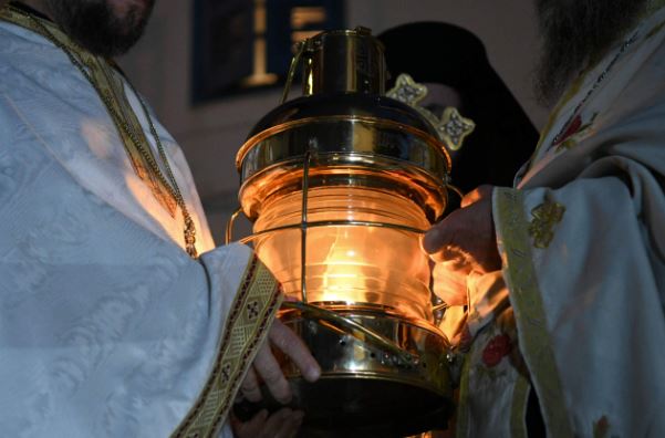 Το Άγιο Φως θα φτάσει στην Κύπρο με ειδική πτήση της AEGEAN από τα Ιεροσόλυμα
